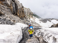 Treppen erleichtern das Vorwärtskommen. : Hohtürli, Leiter, Schnee, Simon, Treppe
