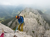 Luftiges Abseilen von der Glattewandspitze. : Gastlosen