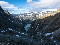 Andertags immer noch kalt und windig, und wir beschliessen, die Überschreitung der Gelmerhörner auf ein anderes Mal zu verschieben. Schliesslich möchten wir nicht vom Grat geblasen werden ... : Gelmerhütte, Mittagfluh
