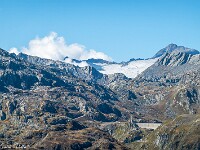 Staumauer des Lago del Náret und Basòdino (3273 m) mit dem Ghiacciaio del Basòdino. : Passo Sassello, Passo dei Sassi