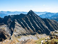 Die stolze Pyramide der Poncione Rosso (2506 m). : Via Alta Verzasca 2025