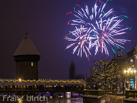 Funkensprühendes Spektakel : Feuerwerk Luzern Kapellbrücke Kappelbrücke