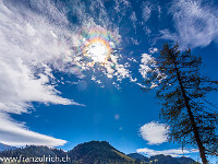 Himmelsgruss im Eigenthal, unterhalb der Bildmitte das Regenflüeli. : Eigenthal, Halo, Himmel, irisierende Wolken