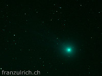Der Komet C/2014 Q2 (alias Lovejoy) befindet sich derzeit (Januar 2015) im Sternbild des Stier und kann selbst von Auge als verschwommener Fleck wahrgenommen werden. Ganz schwach ist der nach links oben zeigende Schweif zu erkennen. : Astronomie Deep Sky Orionnebel Komet Lovejoy