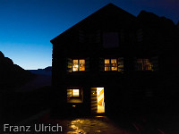 Hüfihütte SAC (2334 m) : Gross Düssi Hüfihütte SAC by night
