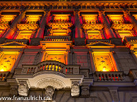 Weihnachtlich beleuchtete Fassade in Zürich : Weihnacht Beleuchtung Dekoration Winter