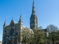 Die Kathedrale von Salisbury wurde 1258 nach 38-jähriger Bauzeit fertiggestellt. Mit 123 m ist der Turm der höchste Kirchturm Englands : Schottland England 2015