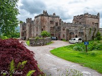 Mein Ziel ist der Camping in Nether Wasdale am Wast Water, immer noch im Lake District National Park. Unterwegs lädt mich ein Schild zum Muncaster Castle ein, nochmals eine Pause einzulegen. : Muncaster Castle, Silecroft, Wasdale