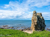 Unmittelbar beim Camping befindet sich am Strand der Maiden Rock. Ich überlege mir, am frühen Morgen zum Sonnenaufgang den Stein zu besuchen, doch Wolken erübrigen diese Aktion. : Dunino Den, Fort William, Forth Bridge, St. Andrews