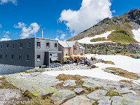 Die Leglerhütte (2273 m) liegt wunderschön gelegen auf einer Geländeterrasse... : Leglerhütte SAC Hüttenwartskurs