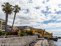 Madeira ist eine portugiesische Insel etwa 950 km südwestlich von Lissabon und mit 740 km2 nur halb so gross wie der Kanton Luzern. Hauptort ist Funchal, was auf Deutsch "Fenchel" bedeutet. Im Bild die Festung São Tiago. : Madeira