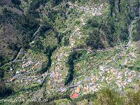Dem steilen Gelände musste mittels Bau von Terrassen jedes Fleckchen für die landwirtschaftliche Nutzung abgerungen werden. : Madeira
