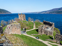 Und wieder eine Burg, diesmal  eine Ruine: Das berühmte Urquhart Castle am Loch Ness : Schottland England 2015