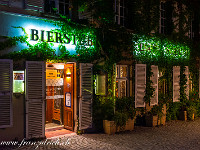 Es wimmelt nur so von Bierstuben und Restaurants. : Strasbourg