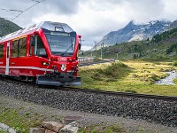 Bernina-Bahn bei Diavolezza. : Engadin