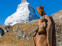 Eine weitere Wanderung führt uns vom Schwarzsee via Stafel und Zmutt nach Zermatt hinunter. Hier gibt es auch eine Kapelle Maria zum Schnee - wie in unserem Heimatdorf Hohenrain. : Herbst, Matterhorn, Zermatt